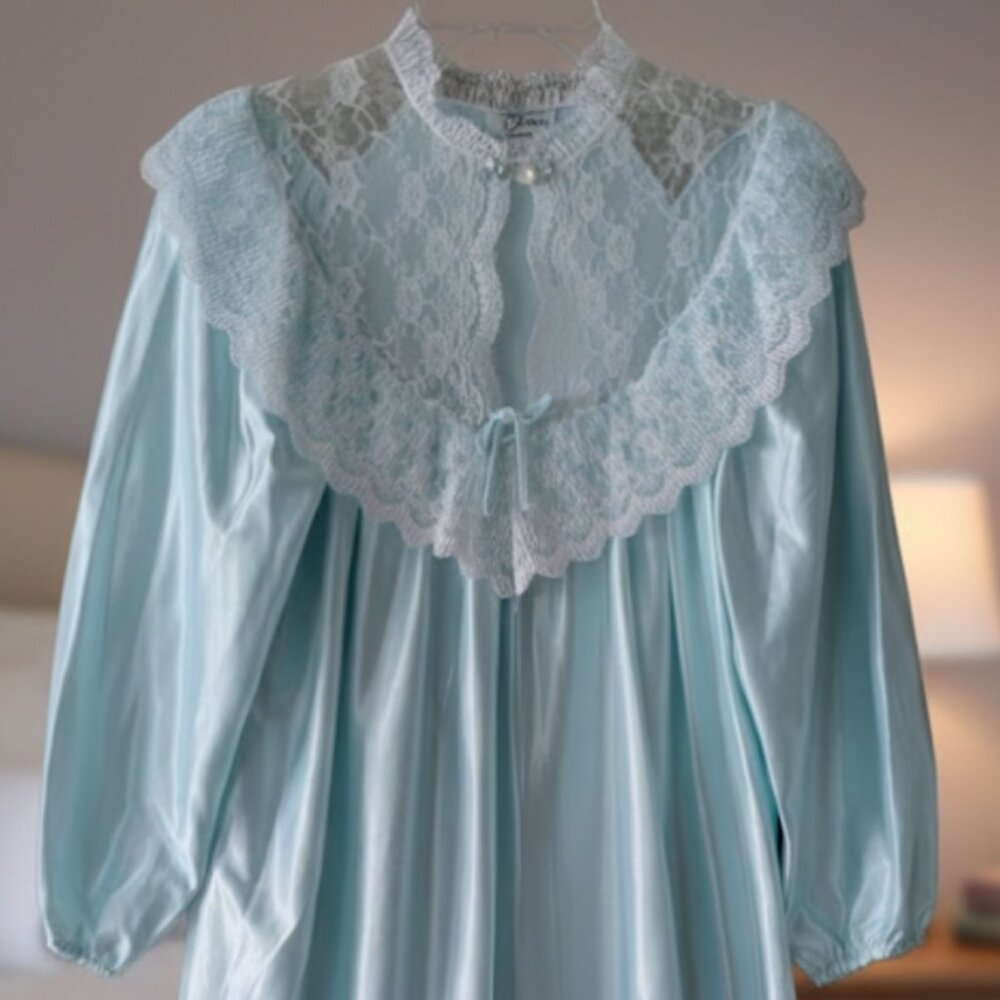 ​Vintage Elana Nightgown Baby Blue Satin Lace Long Sleeve Made in USA Medium MCM